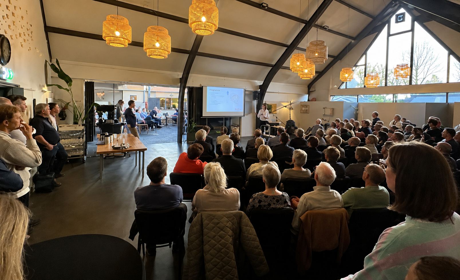 Tijdens de participatiebijeenkomst dachten inwoners, omwonenden en woningzoekenden mee over de toekomst van De Essergaarde.